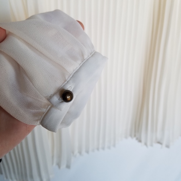 Sundance Peasant Style Lace Yoke Pleated Guinevere Blouse - Picture 8 of 12